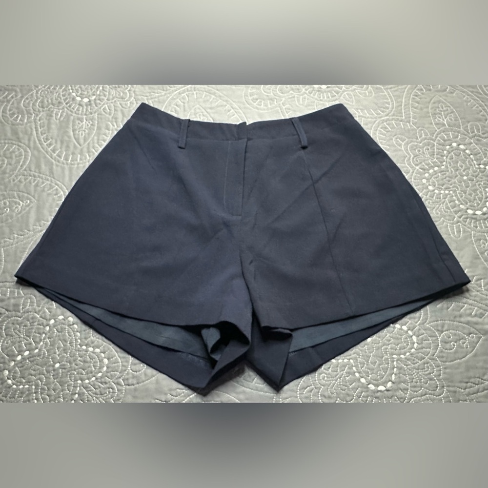 Bishop + Young Women’s Navy Lined Lightweight Shorts NWT Size Small